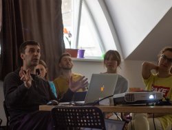 Будні резидентів - фото 17