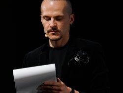 Перформанс «The Method of Constructing Political Truth» Алевтини Кахідзе і Олексія Ананова в Центрі Помпіду - фото 6