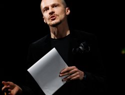 Перформанс «The Method of Constructing Political Truth» Алевтини Кахідзе і Олексія Ананова в Центрі Помпіду - фото 2